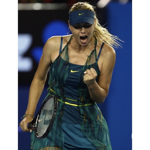 sharapova tennis outfits
